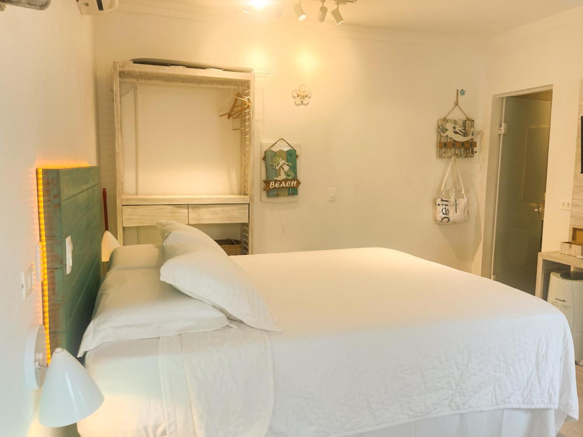 Casa D'Aroeira Residencial Boutique - Centro De Juquei - 2 Quadras Do Mar - Servico De Praia - Roupa De Cama 600 Fios Algodao Egipcio - Toalhas Banho E Praia - Tudo Novo - Estacionamento Interno - Cozinha - Consulte Unidades Com Ofuro Hidro E Cromote Екстериор снимка